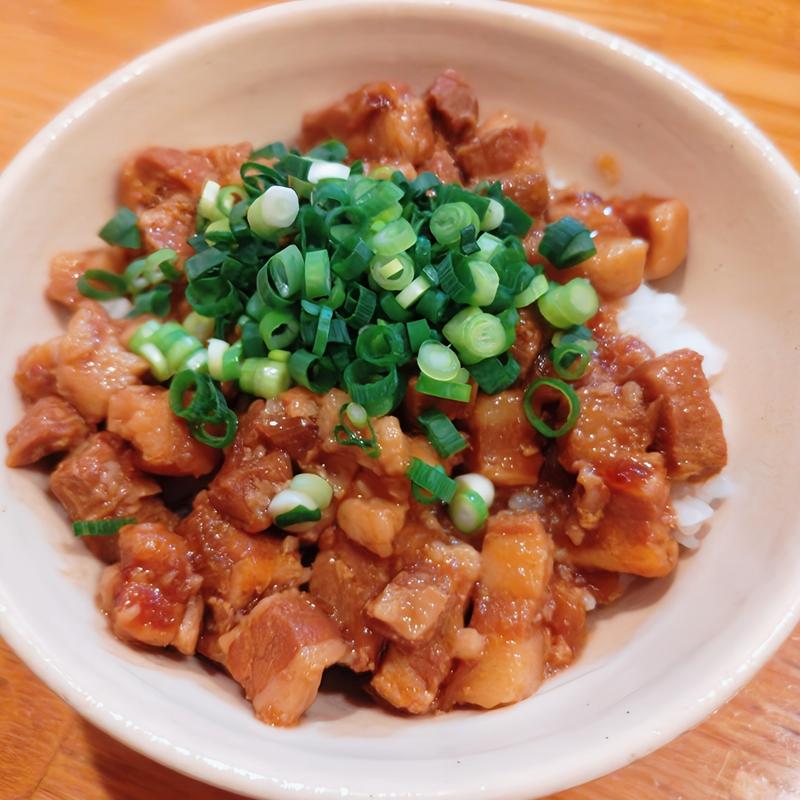 とろ肉ごはん（中）(しなそば天味)