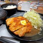 オニオンバターソースのポークフライドステーキ定食(ダブル)(松のや 仙台中央店)