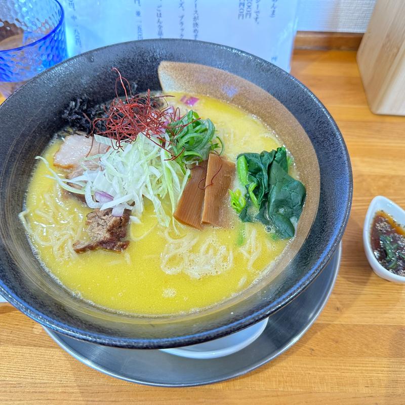牡蠣白湯らーめん 柚子レモンぽん酢を添えて(麺寿 とものや)