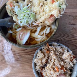 天ぷらうどん+かやくご飯(うどん亭 )