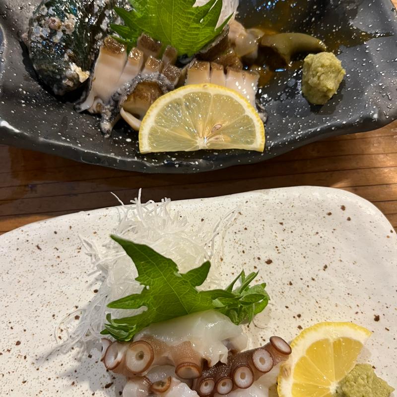 活あわびの刺身、真たこの刺身(酒場 やまと)