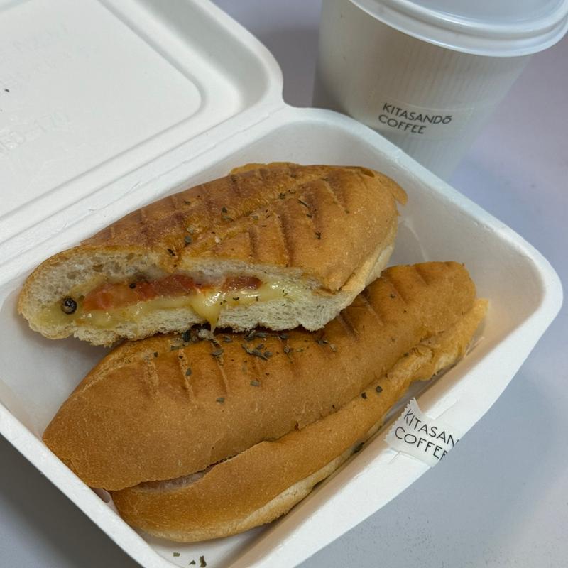 グリルドチーズとトマト(KITASANDO COFFEE)