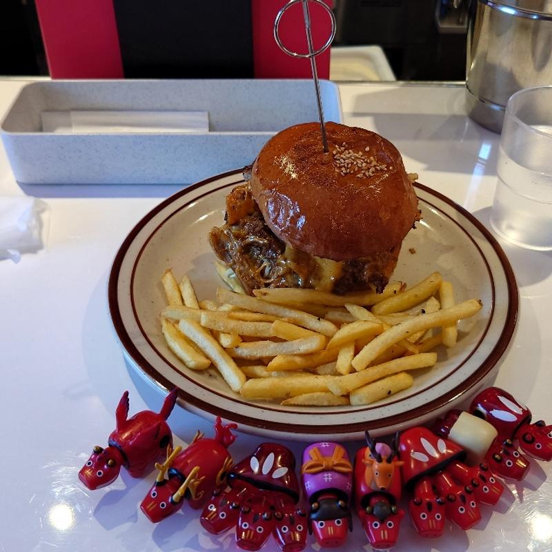 プルドポークチーズバーガー(ブルースリー Burger Shop)