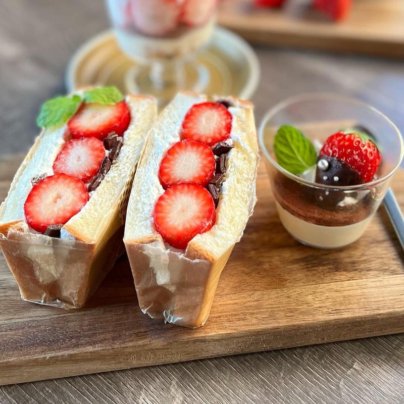 フルーツサンド(Large Cafe)