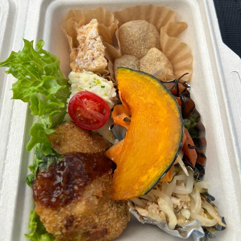 デリカBOX(ミンチカツ)(デリカフェ びぃぼ)