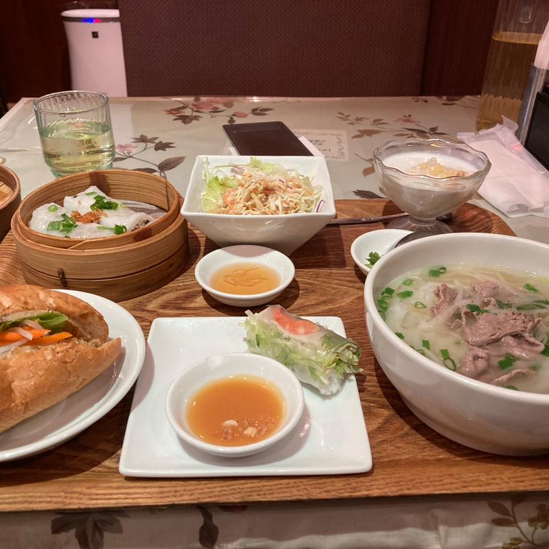 牛しゃぶのフォーとバインミーのセット(ジャスミンパレス 大宮店)