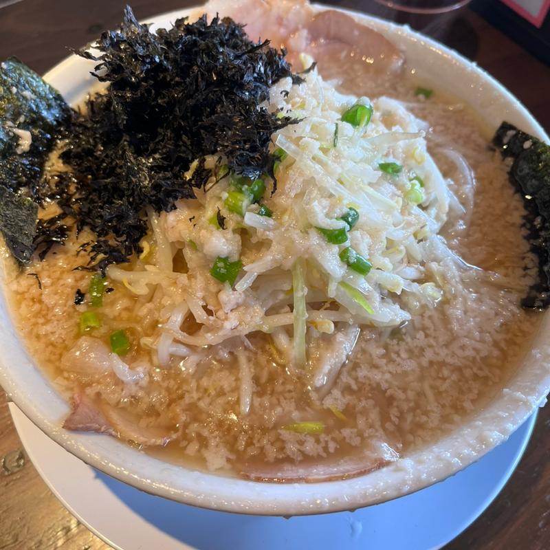 だるまラーメン　特盛　背脂多め(ラーメンだるまや 新津店)