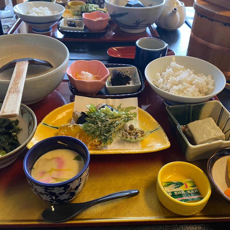 とろろめし(自然薯 茶茶 （じねんじょ ちゃちゃ）)