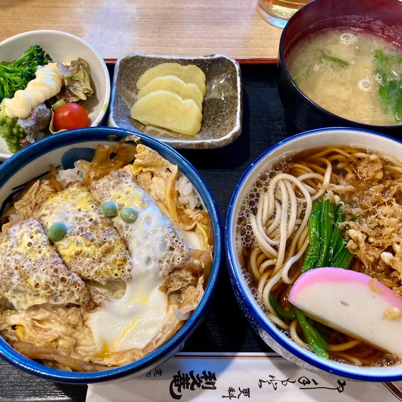 合わせカツ丼と暖かい蕎麦(利久庵)