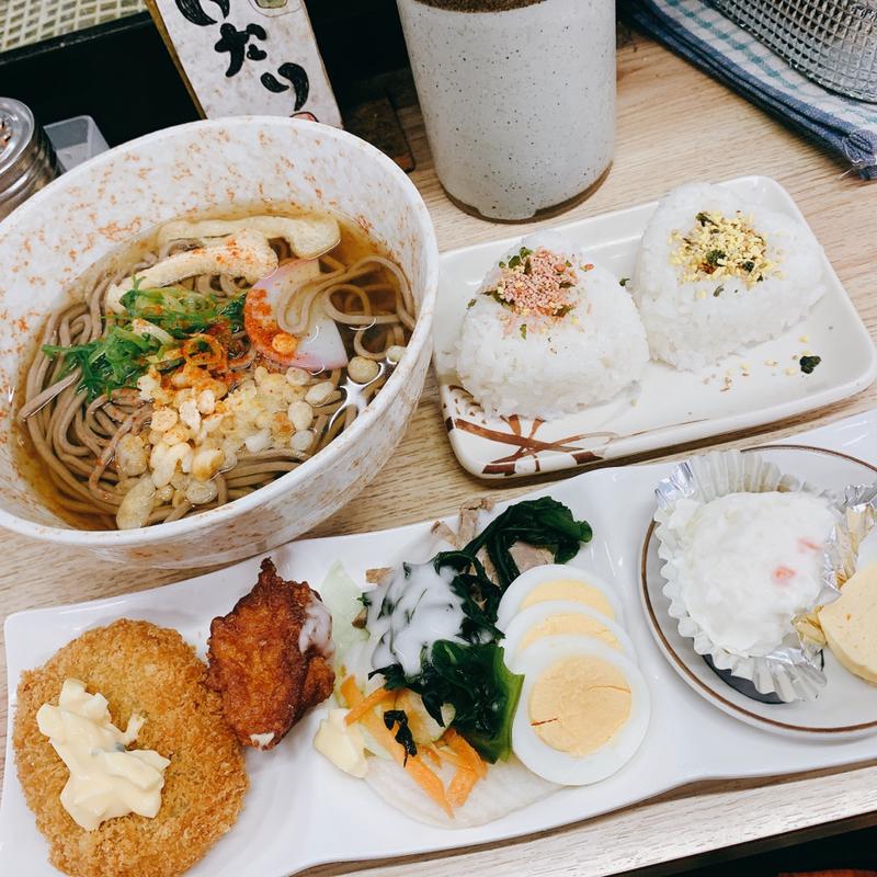 サービス定食(立食い処 うどん・そば 王冠)