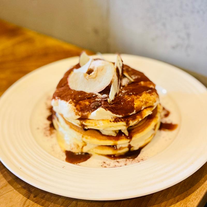 焼き林檎のティラミスパンケーキ(MID cafe高田馬場)