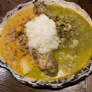 牛モツ&ほうれん草カレー(Familia Curry)