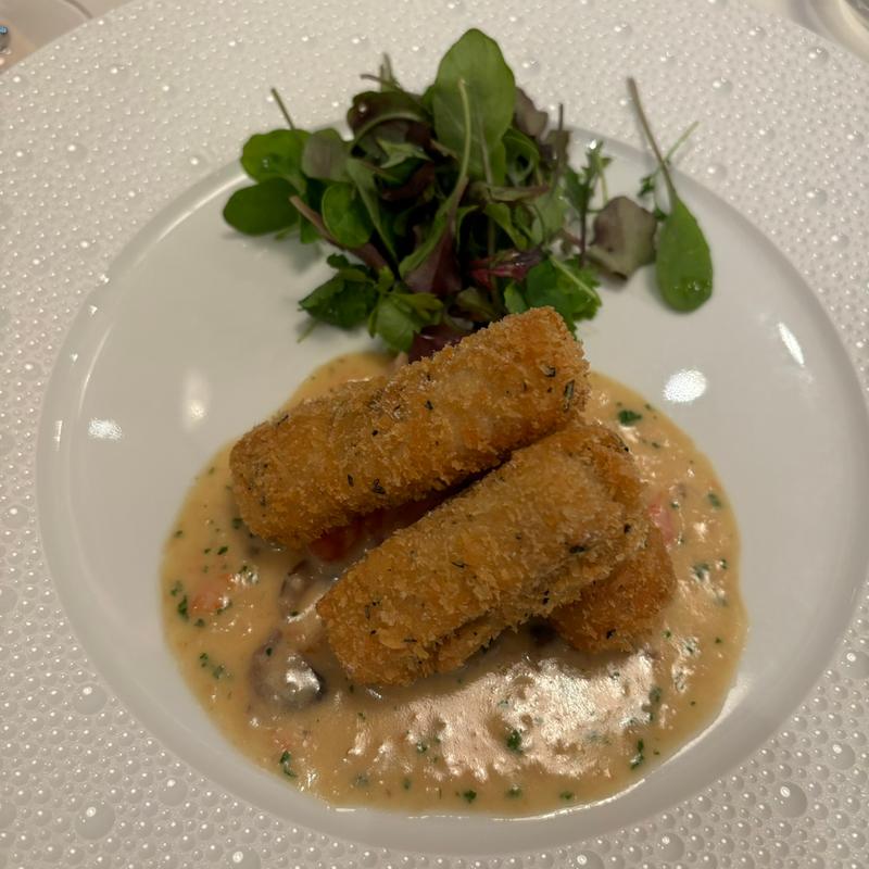 マグロのカツレツフレッシュトマトのクリームソース(ル・ストゥディオ)