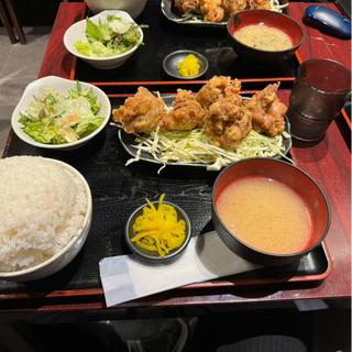 唐揚げ定食(肉バル アモーレ 新宿店)