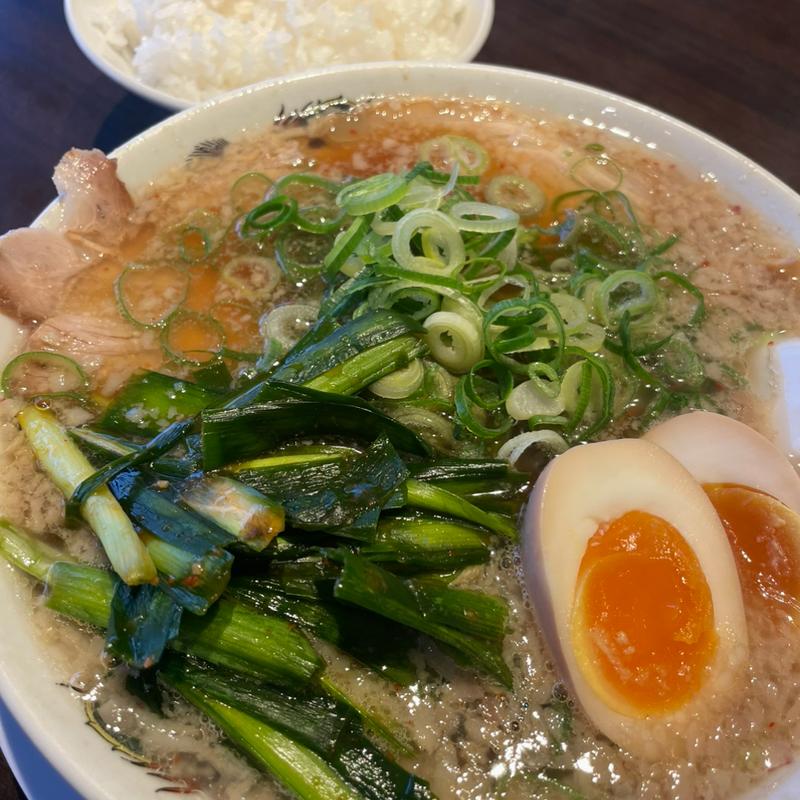 ラーメン　辛ニラ、煮卵トッピング(来来亭 長久手店)