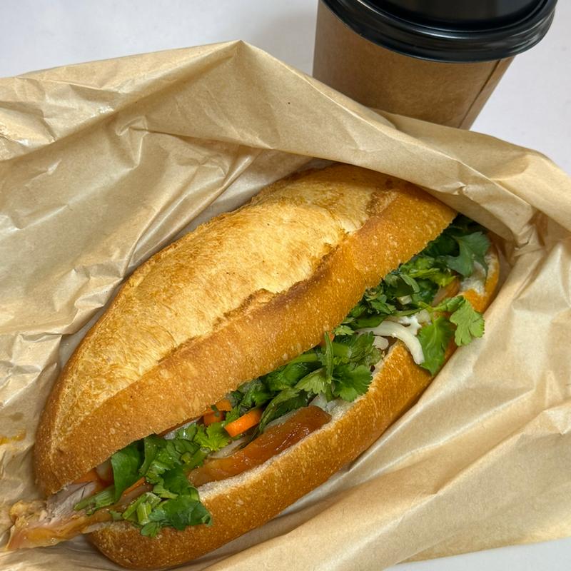 チキンサテー焼きバインミー(EBISU BANH MI BAKERY)