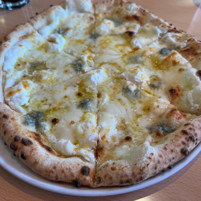 クワトロフォルマッジ(シャレード （CHARADE）)