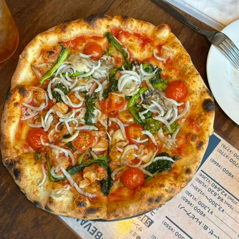 菜の花と牡蠣とホタテのピッツァ(イル・ピッツァイオーロ （Il Pizzaiolo）)