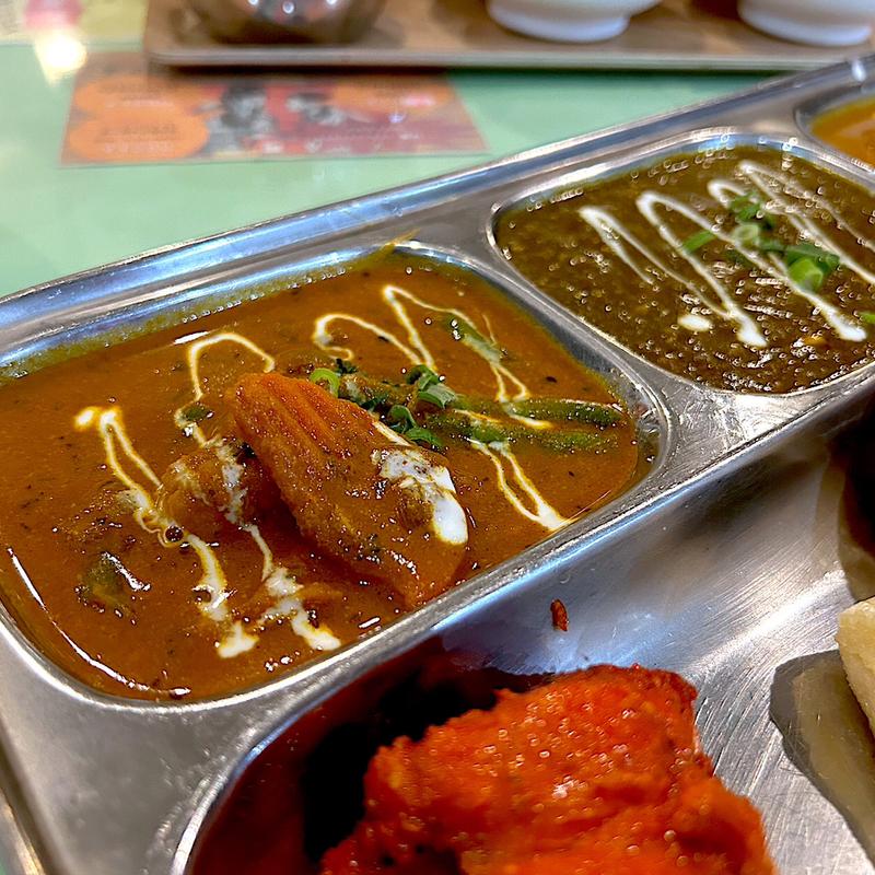 ベジタブルカレー＆ほうれん草ベースのキーマカレー(ナマスカ 仙台南町通り店 （NAMASKAR）)