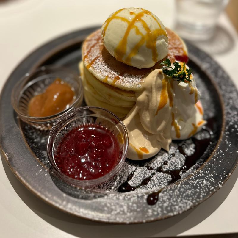 自家製キャラメルとバニラアイス(uzna omom 原宿本店)