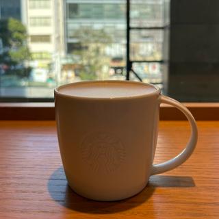 ブロンド ラテ with オーツミルク(スターバックス・コーヒー 赤坂Bizタワー店 （STARBUCKS COFFEE）)