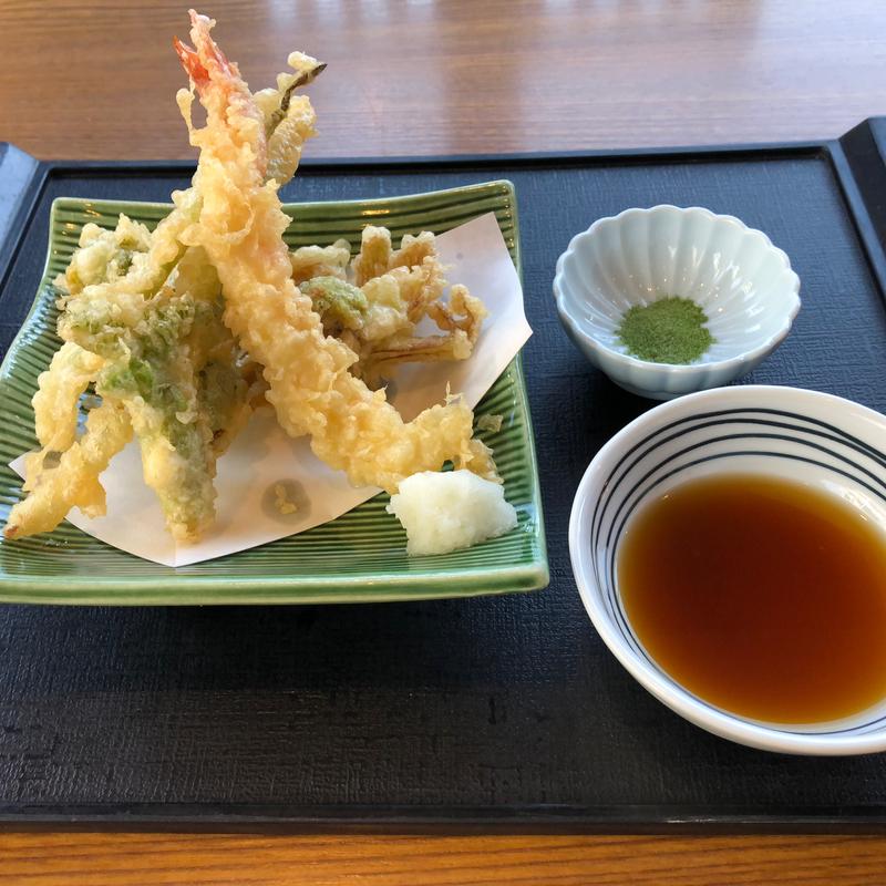 山菜と海老の天ぷら盛り合わせ　ハーフサイズ(藍屋 三郷店)