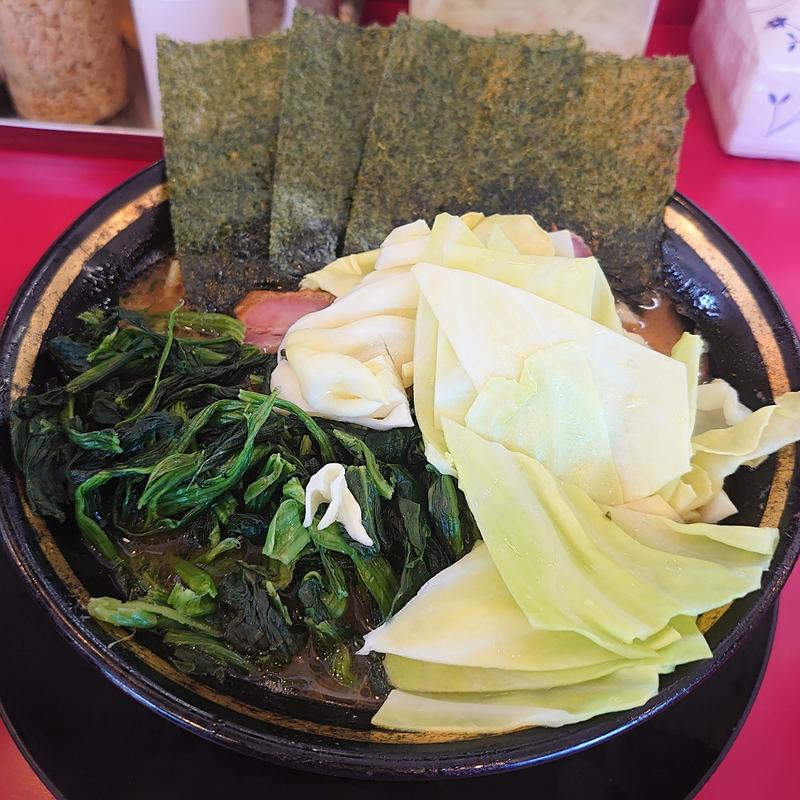 チャーシューメン＋ほうれん草＋キャベツ(熊田家 )