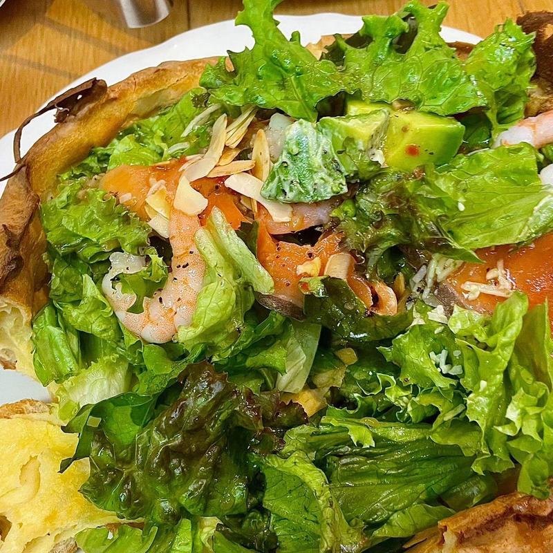 シュリンプとスモークサーモンのダッチベイビー(オリジナルパンケーキハウス 新宿店)