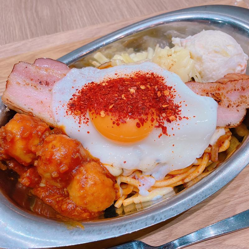 旨辛ナポリタン(キッチンパンチョ モザイクモール港北店)