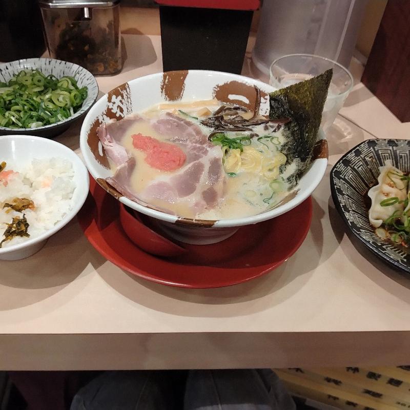 白豚骨らーめん(熟成豚骨ラーメン専門店 大名古屋一番軒)