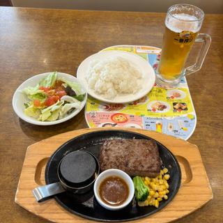 ランチビーフバーグ+サラダ+ビール(ココス 八千代店)