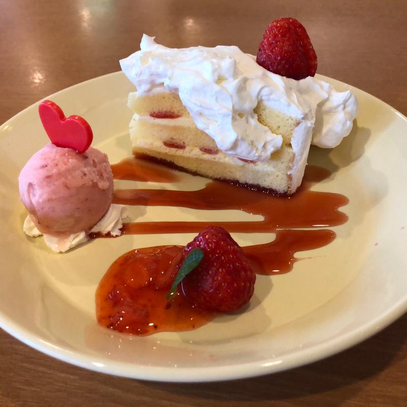 ホワイトデーのふわとろショートケーキ(ココス 足立保木間店)