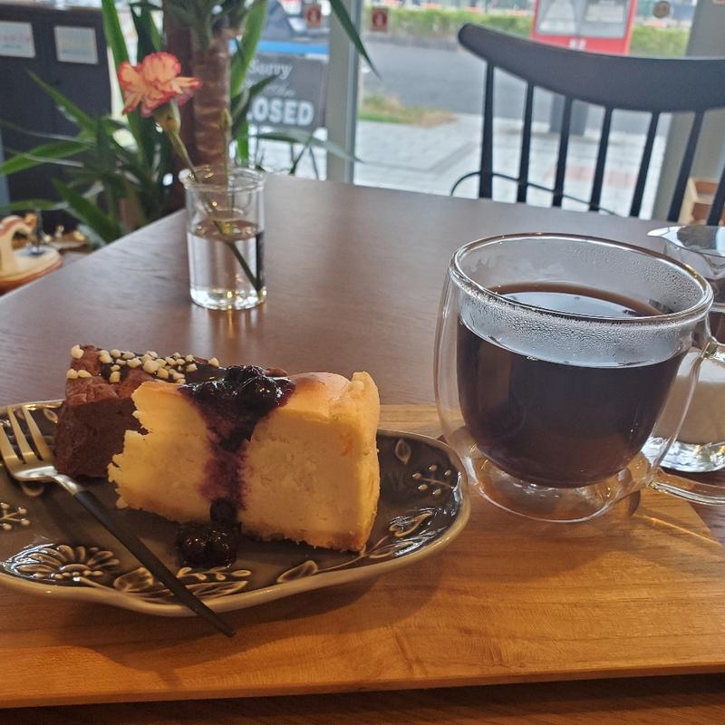 ケーキセット　ブレンドコーヒー(coffee＆Softcreem 庄司商店)