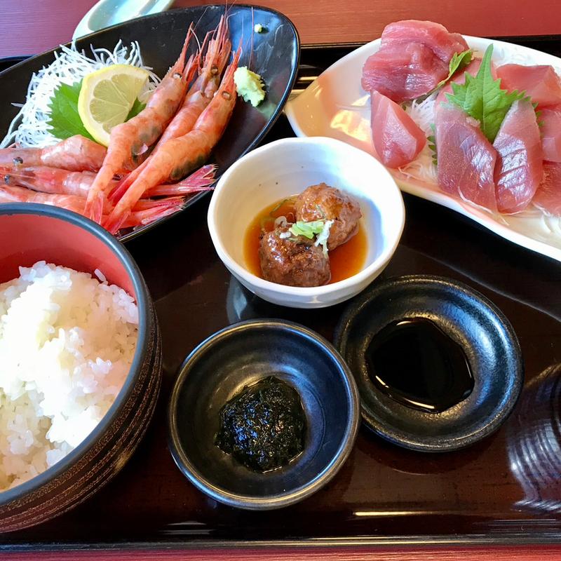 選べるお刺身2品定食(魚太郎本店 市場食堂)