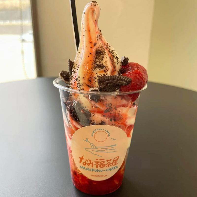 イチゴサンデー(なみ福)