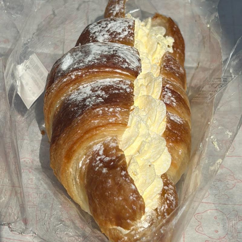 マスカルポーネクロワッサン(ベーカリーファースト)