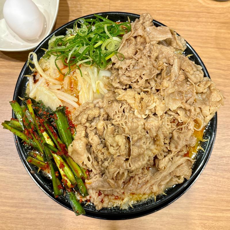 旨辛味噌爆牛ラーメン(特製味噌ラーメン わだ商店 西池袋店 （旧：大阪スタ味噌ラーメンわだ）)