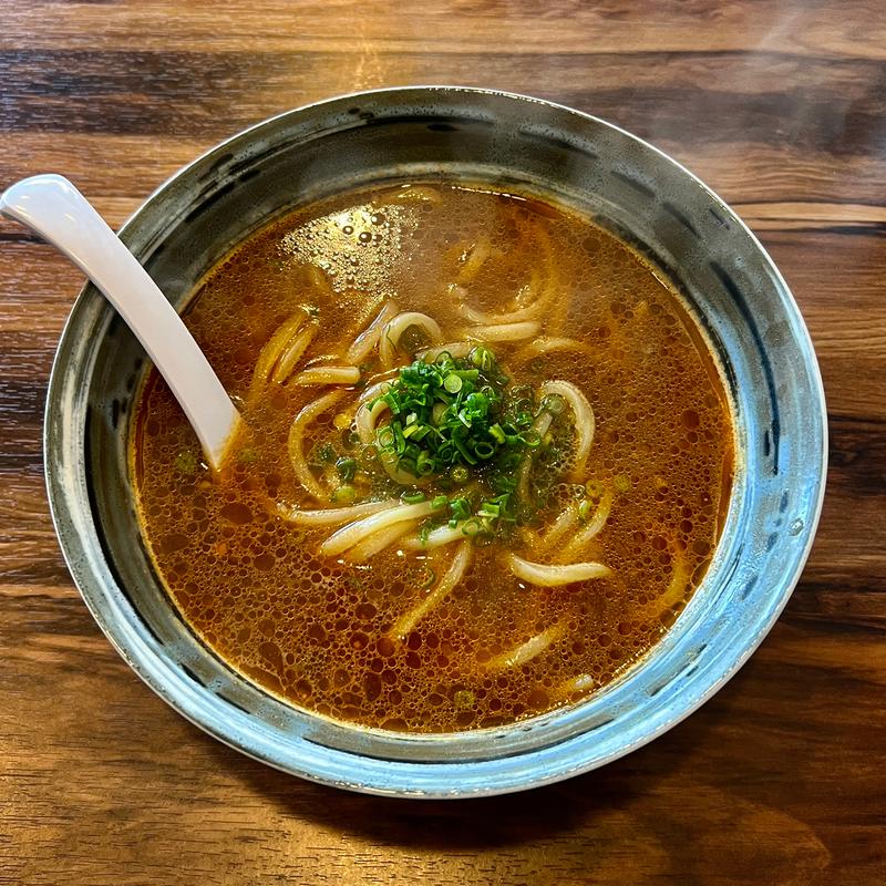 スパイシーカレーラーメン(つけ麺居酒屋 ロクマル)