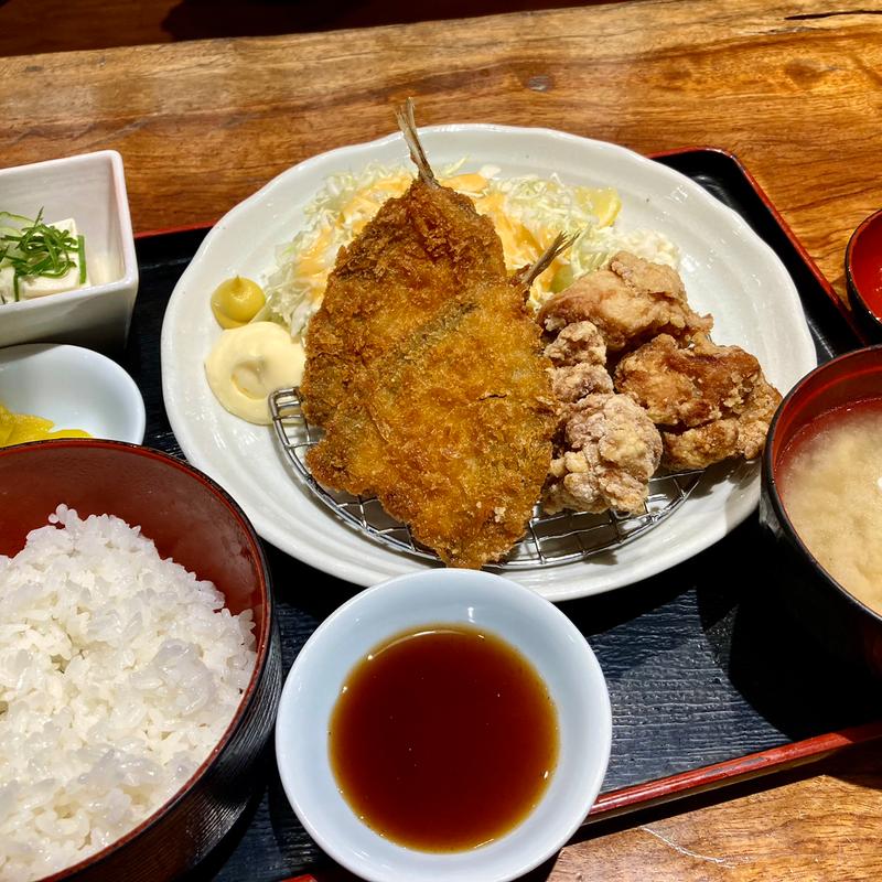 アジフライと唐揚げ定食(鍛冶屋 文蔵 東陽町店)