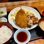 アジフライと唐揚げ定食