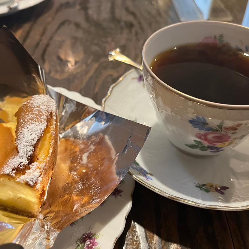 ベイクドチーズケーキとブレンド(珈琲 蔦家 （ツタヤ）)