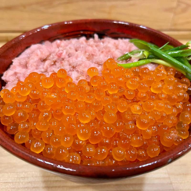 生いくら まぐろたたき(いくら家 丼)