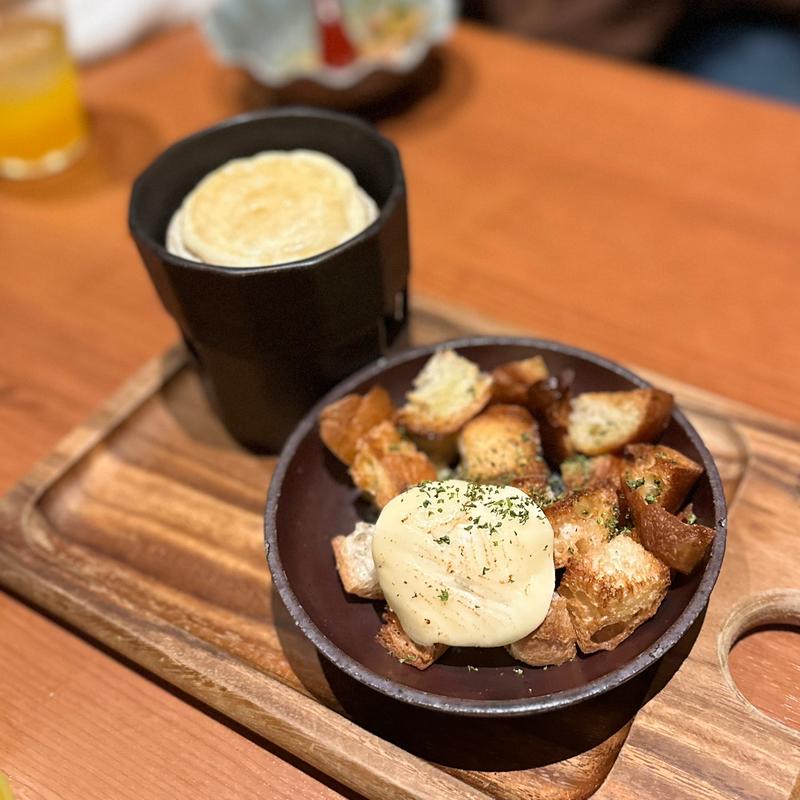 丸ごとカマンベールのチーズフォンデュ　角切りバケット付(坐松本)