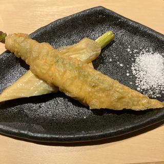 アスパラガスの湯葉チーズ巻き(ヱビスバー 札幌アピア店 (YEBISU BAR Sapporo Apia))
