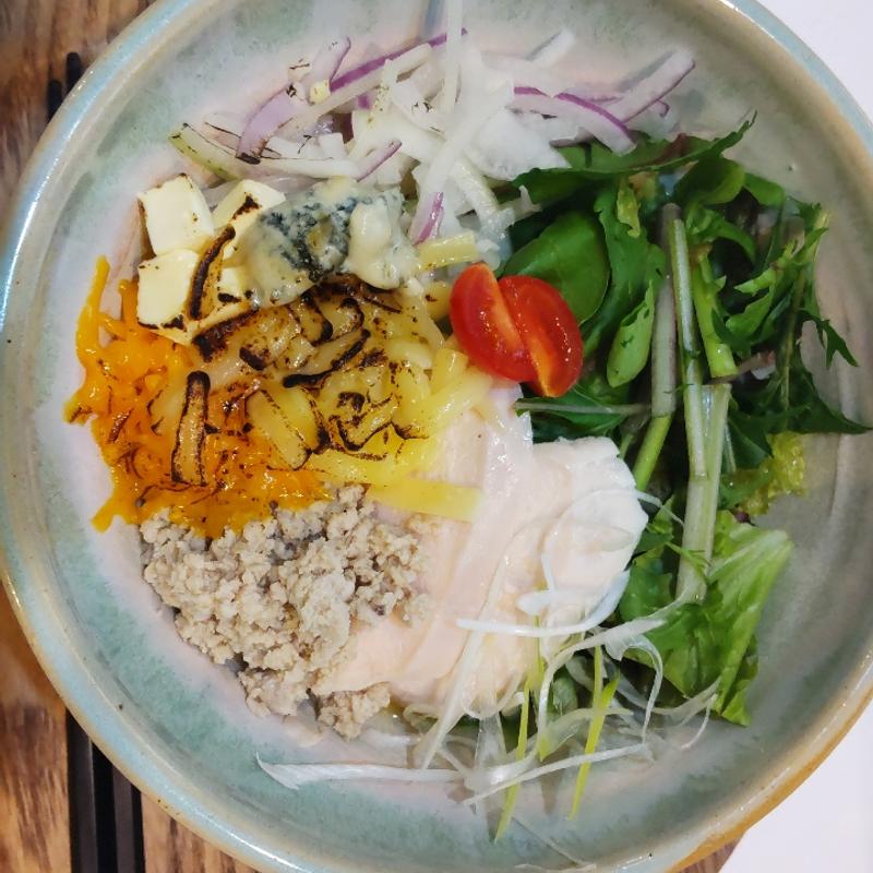 クワトロチーズ(まぜそば専門店 modern（モダン）ラーメン 草加)