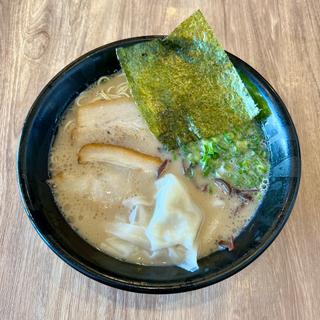 濃厚ワンタン麺(石田一龍 福岡博多店)