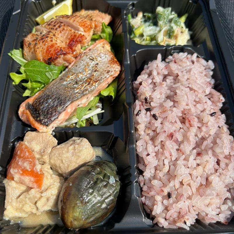 焼魚・鶏弁当(茶と糀 つきあかり)