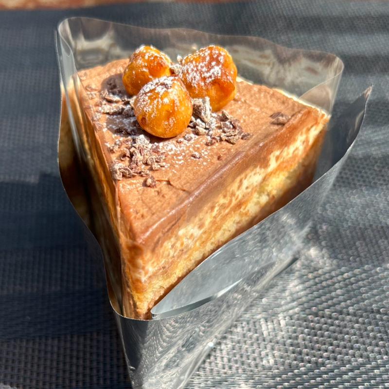 チョコとヘーゼルナッツのショートケーキ(ラ リシェス （LA RICHESSE）)