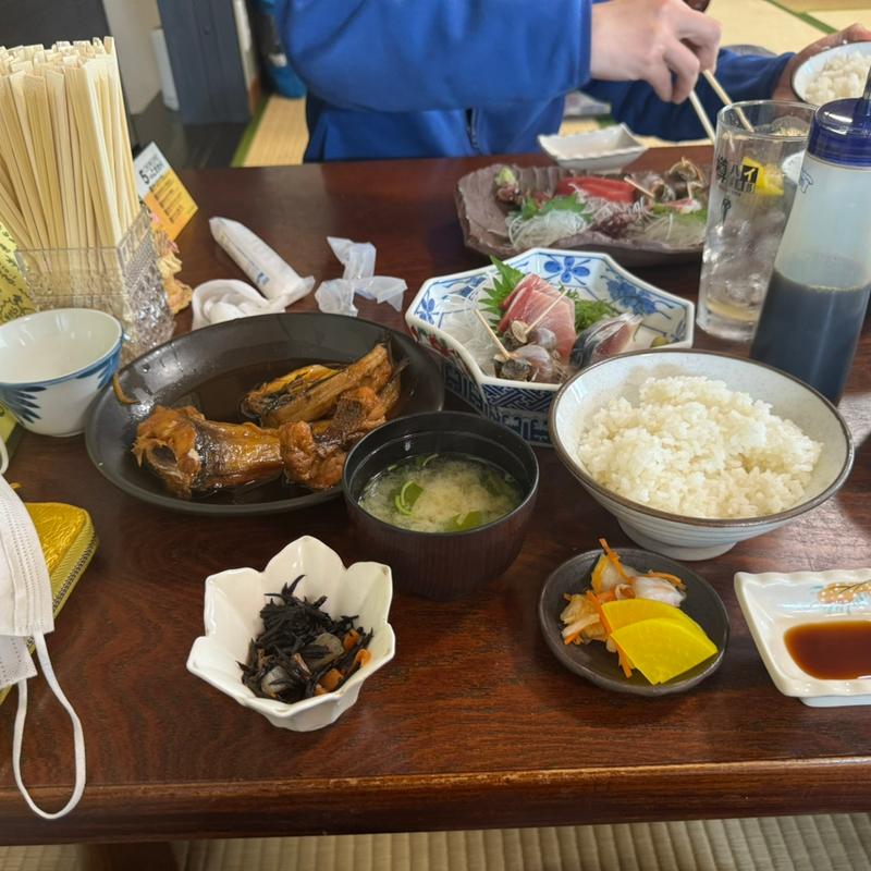 おまかせ煮付けと三点刺身定食(おさかな食堂 やまや)