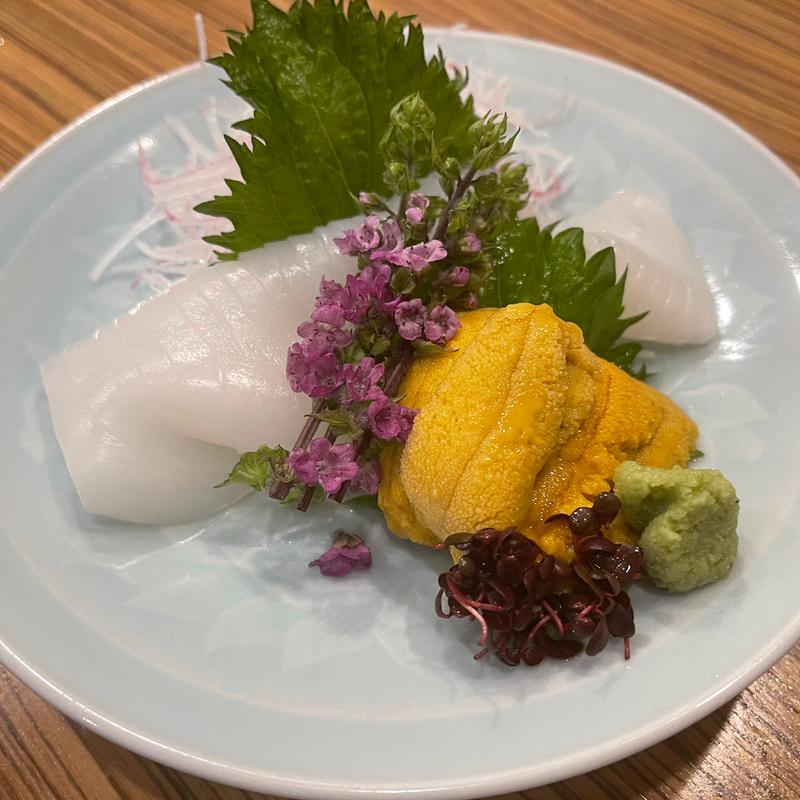 槍イカと生ウニの刺身　(鈴亭 （リンテイ）)